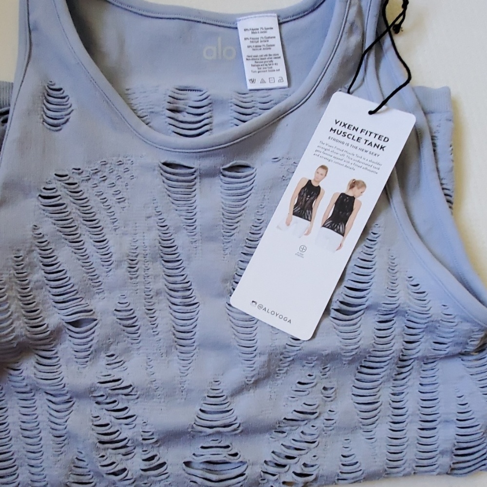 NWT VIXEN FITTED MUSCLE TANK